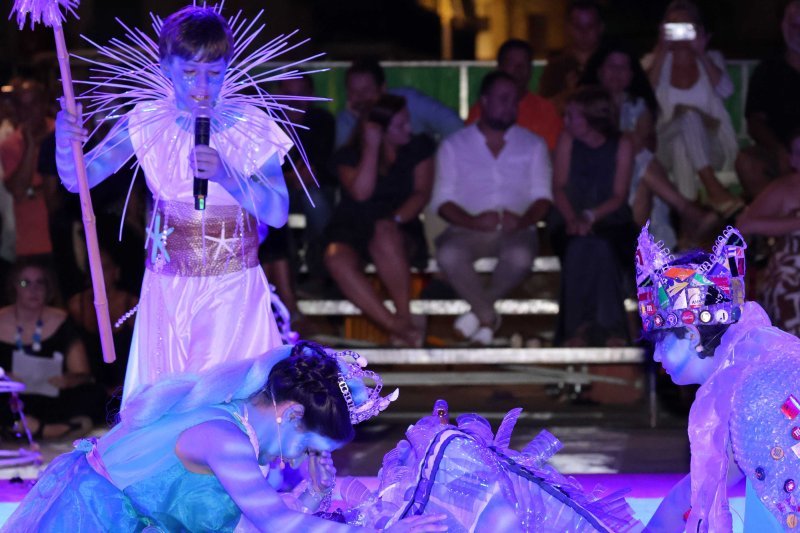 Y los mares sucumben ante la acción depredadora y el egoísmo de la humanidad en los Escacs Vivents de Xàbia  Y los mares sucumben ante la acción depredadora y el egoísmo de la humanidad en los Escacs Vivents de Xàbia